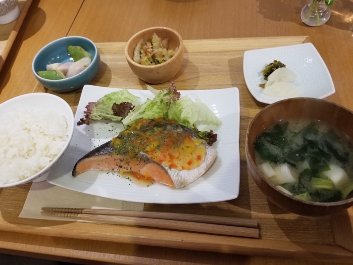 カフェ,ラハン,森下