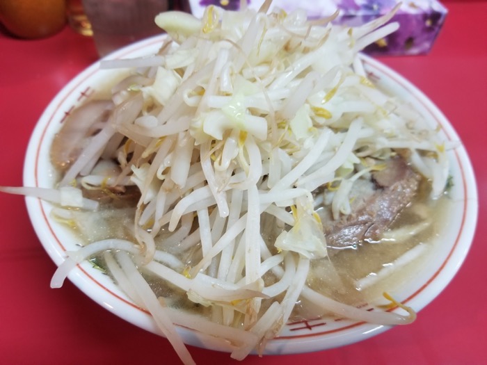 ラーメン麺徳の豚入りラーメン