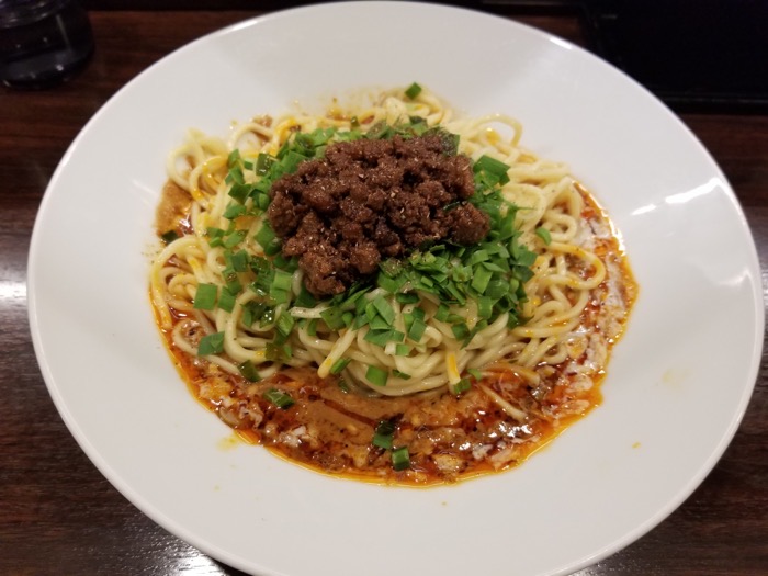 香噴噴 シャンペンペン 東京木場 汁なし担々麺がやみつきになるうまさ これがトーマスの生きる道